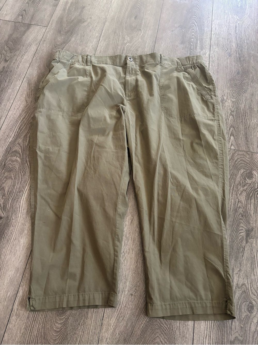 Sonoma Olive Green woman’s Chino Pants
